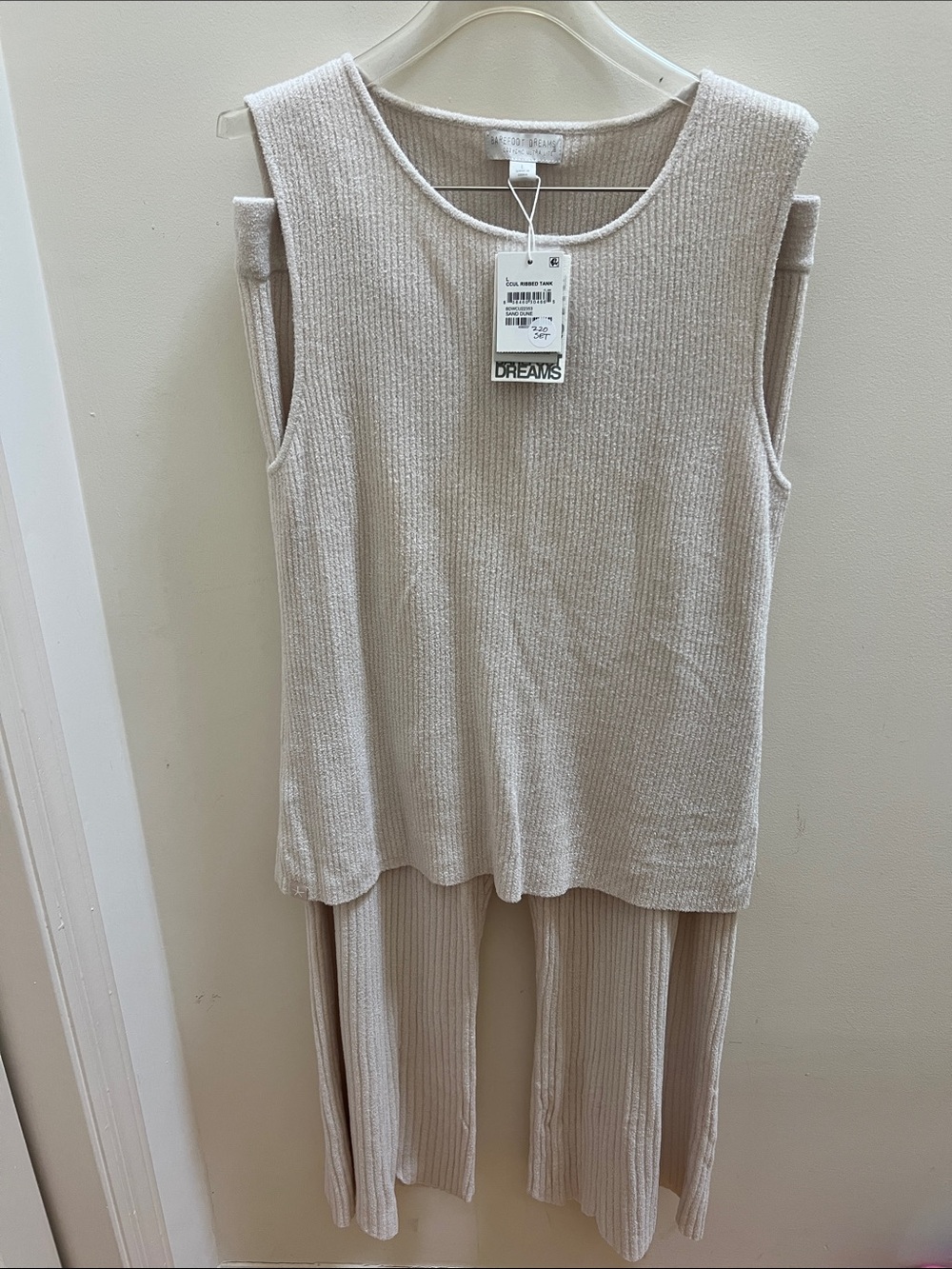 NEW BAREFOOT DREAMS COZY CHIC ULTRA LITE KNIT Ribbed Tank/Scallop Cropped Pant-L